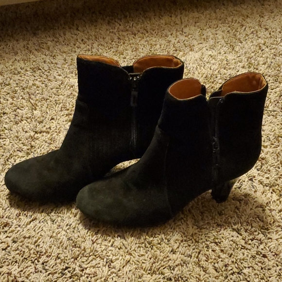 Clarks - Picture 3 of 10